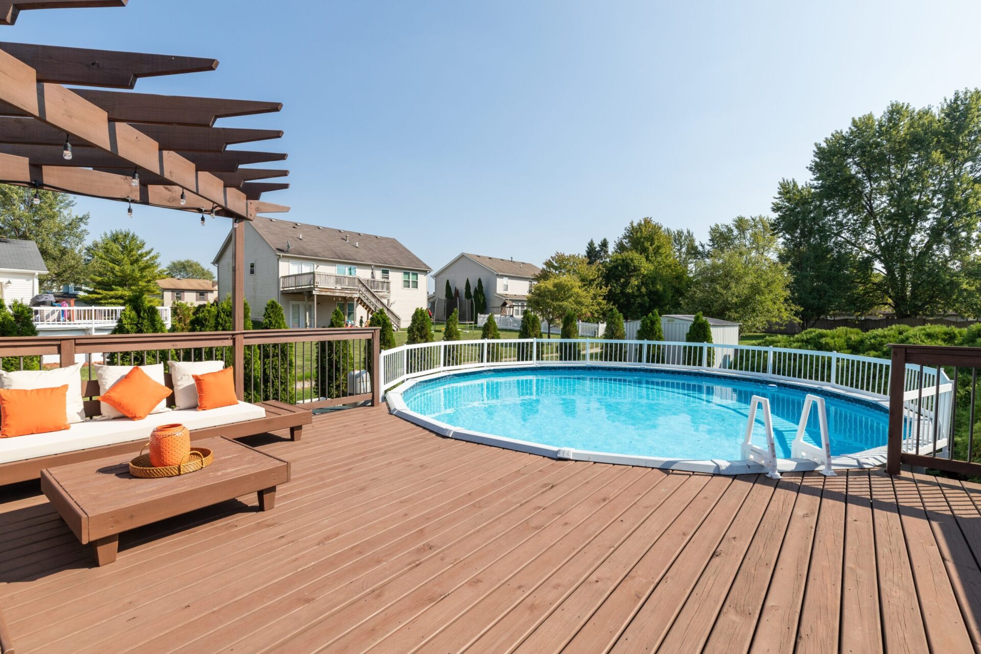 Elmhurst,,Il,,Usa,-,September,25,,2020:,A,Backyard,Deck